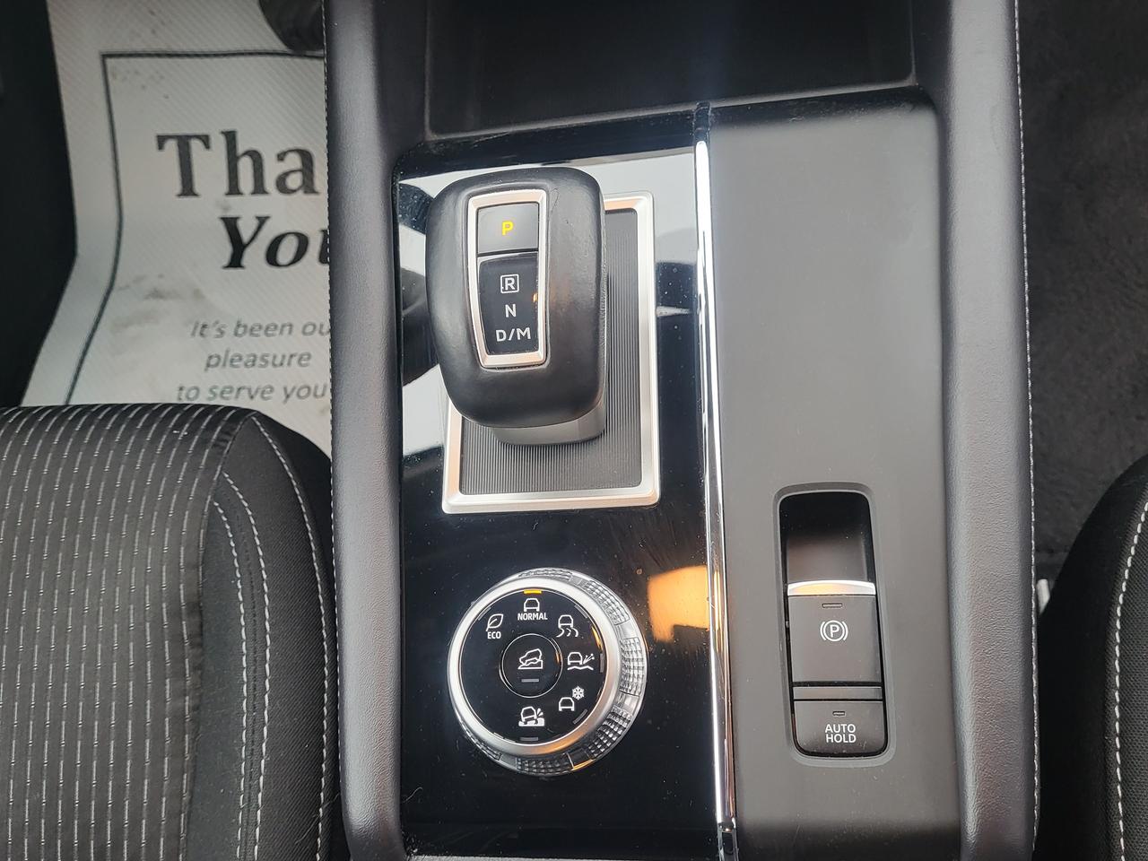 2024 Mitsubishi Outlander ES Photo