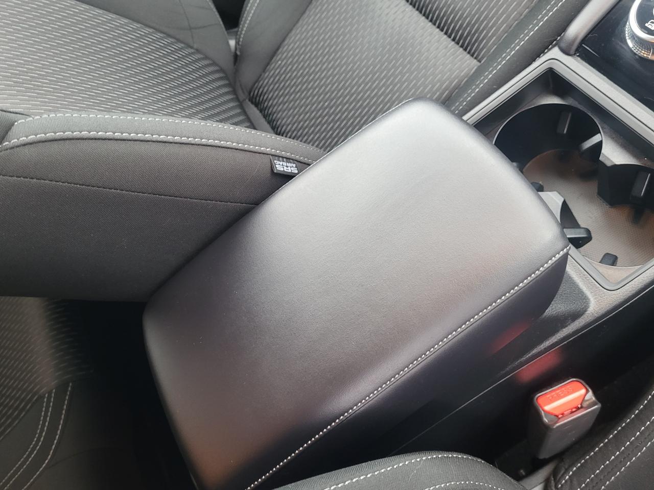 2024 Mitsubishi Outlander ES Photo