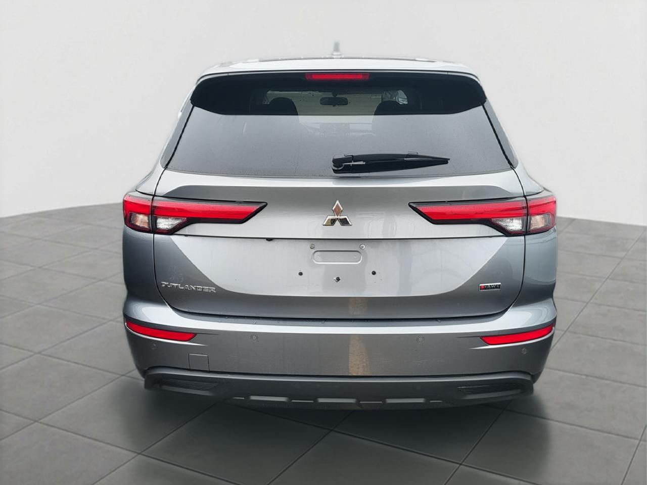 2024 Mitsubishi Outlander ES Photo