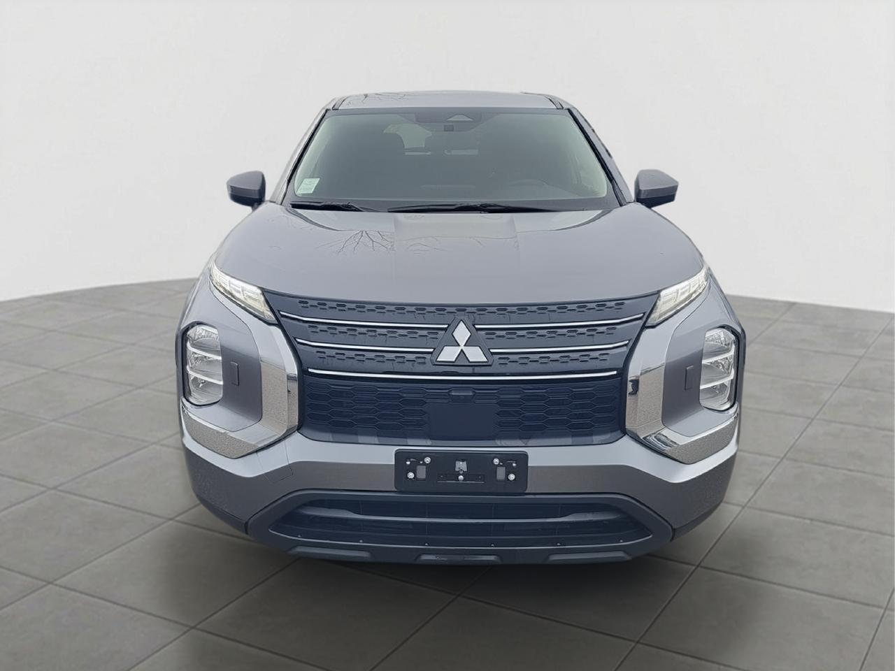 2024 Mitsubishi Outlander ES Photo