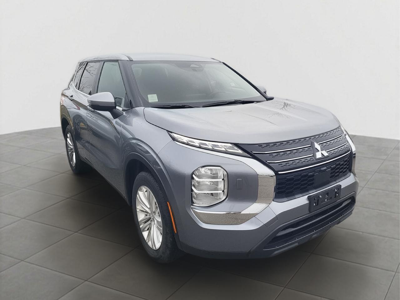 2024 Mitsubishi Outlander ES Photo