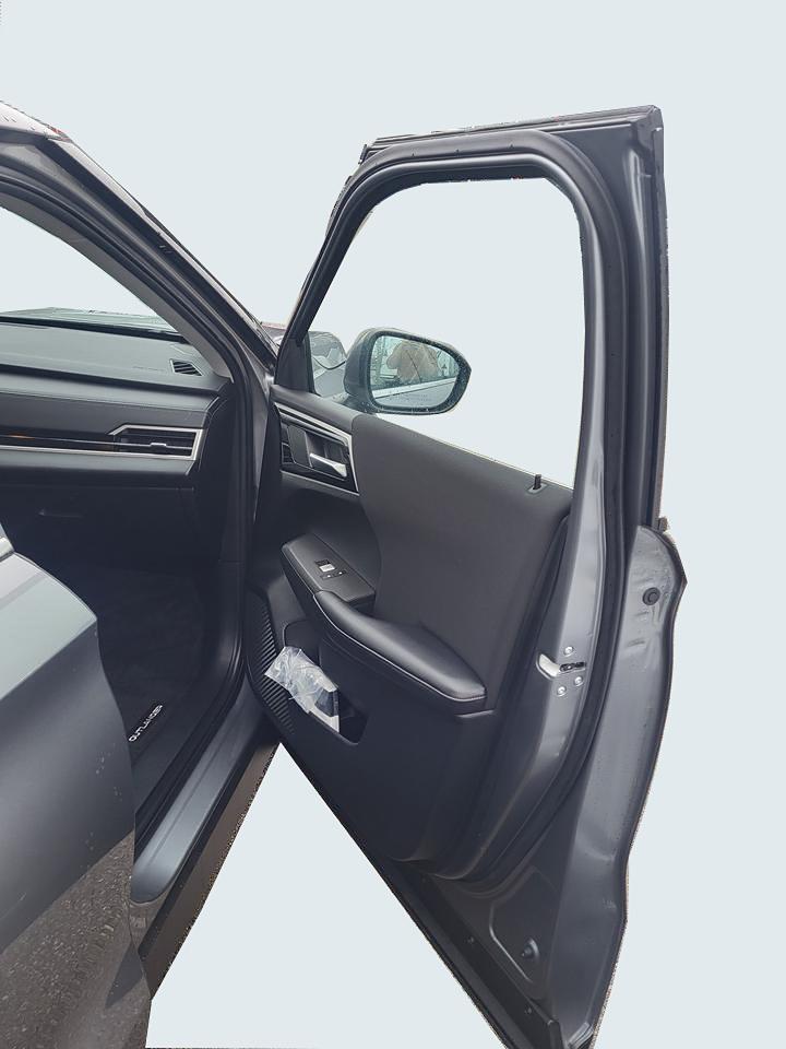 2024 Mitsubishi Outlander ES Photo