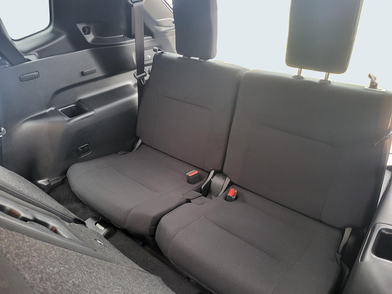 2024 Mitsubishi Outlander ES Photo