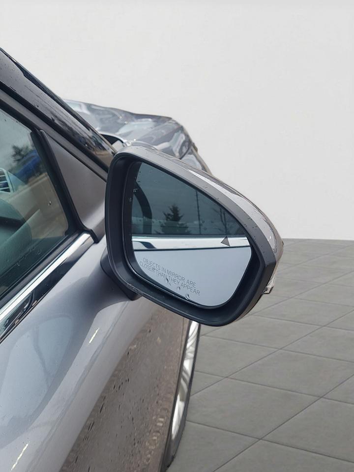 2024 Mitsubishi Outlander ES Photo
