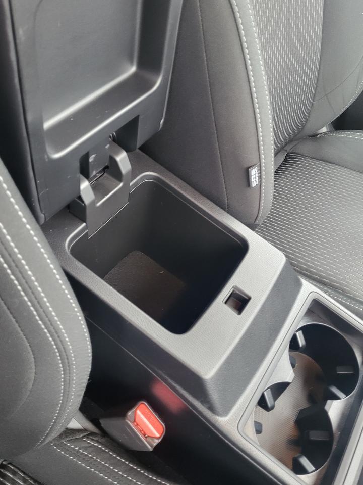 2024 Mitsubishi Outlander ES Photo