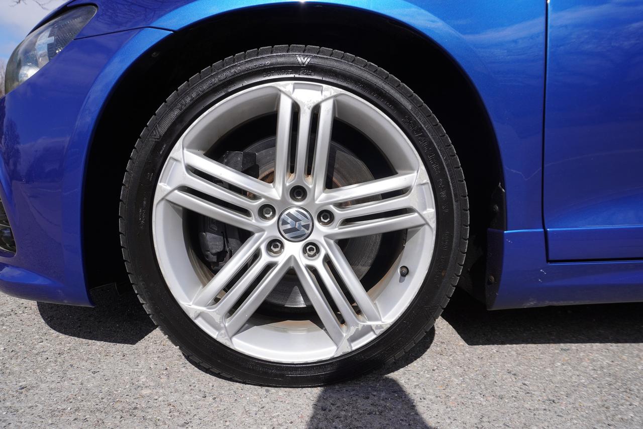 2010 Volkswagen Scirocco R / RARE / 2.0TSI / RHD IMPORT / CARPLAY / ONLY 1 IN CANADA Photo