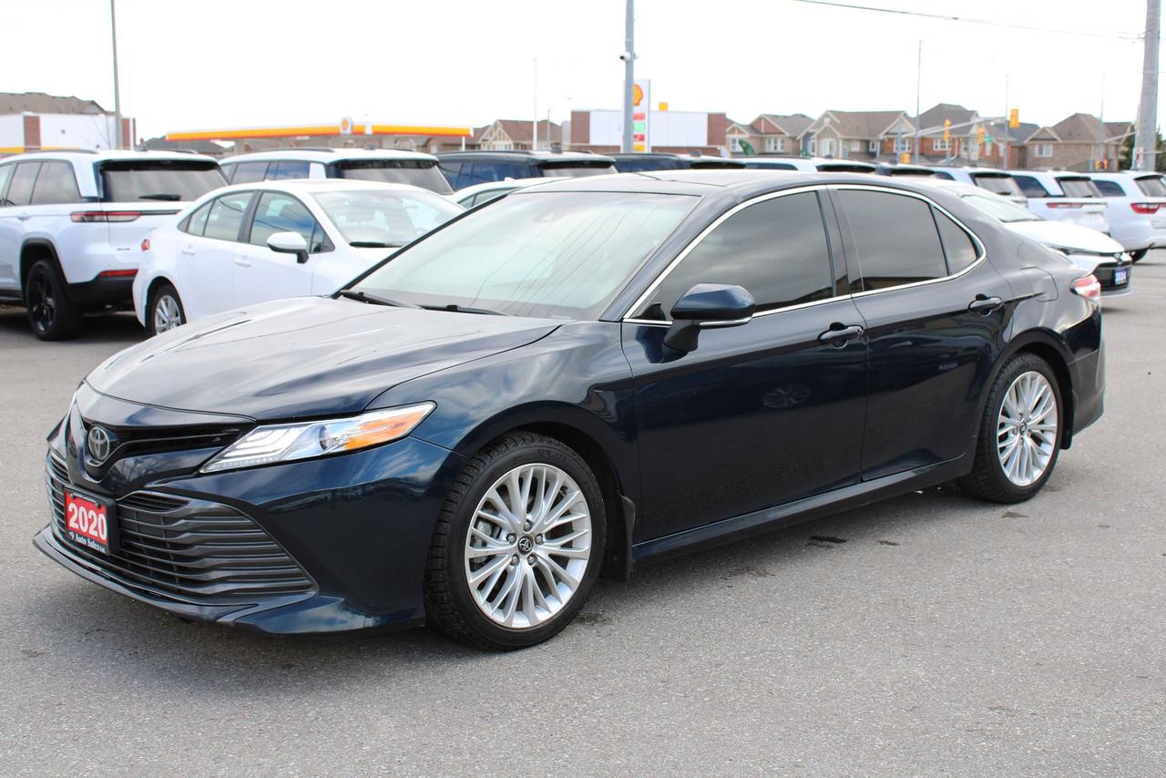 2020 Toyota Camry XLE Photo