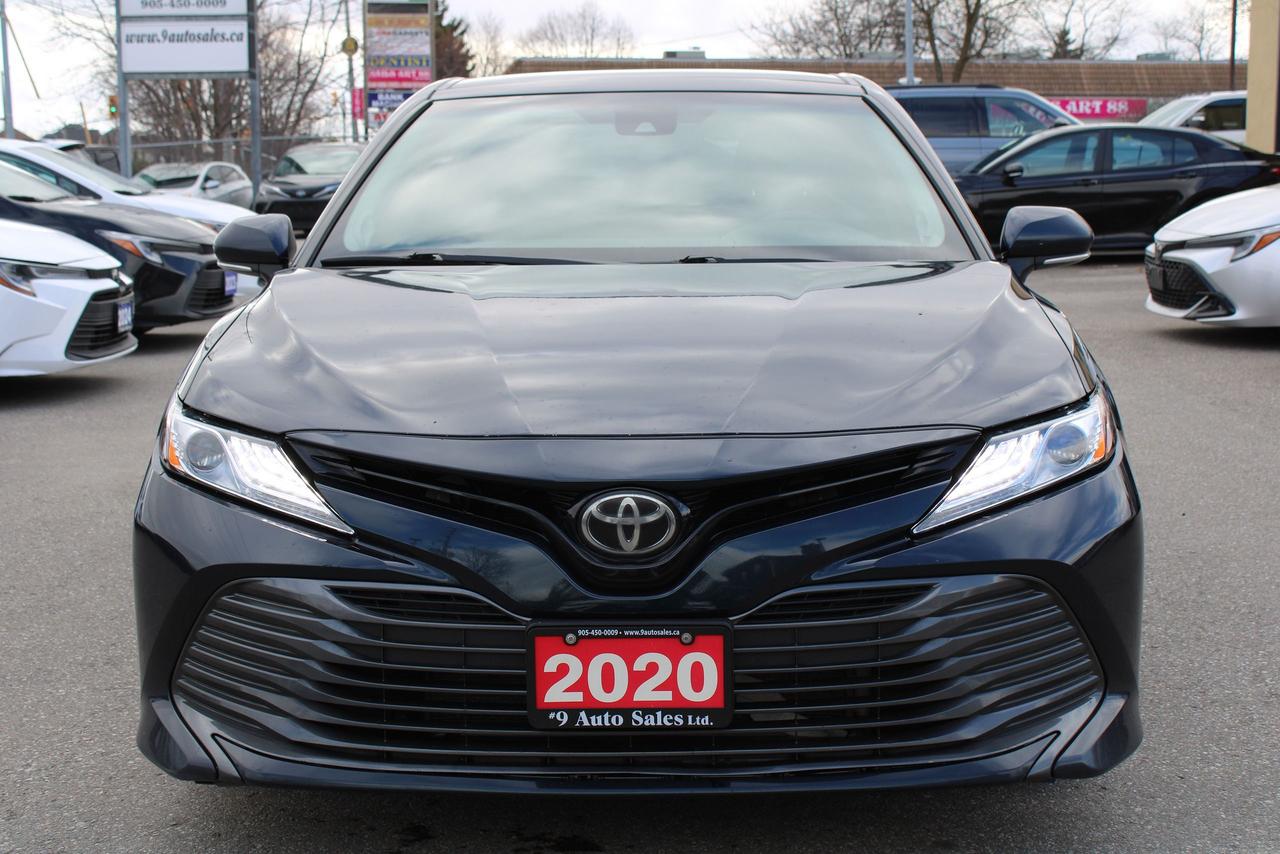 2020 Toyota Camry XLE Photo2