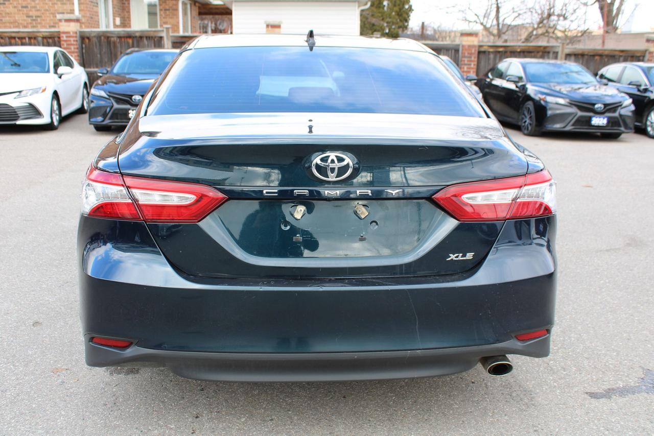 2020 Toyota Camry XLE Photo