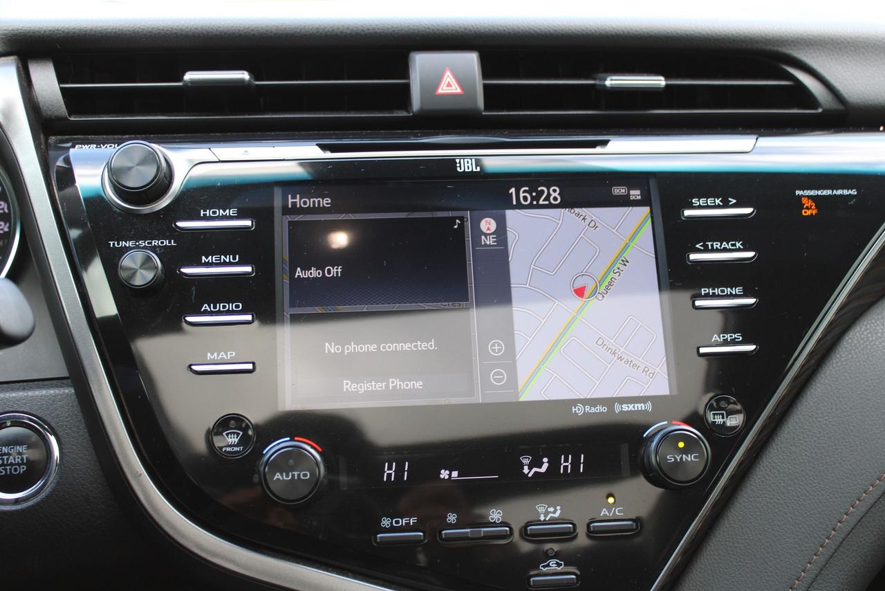 2020 Toyota Camry XLE Photo