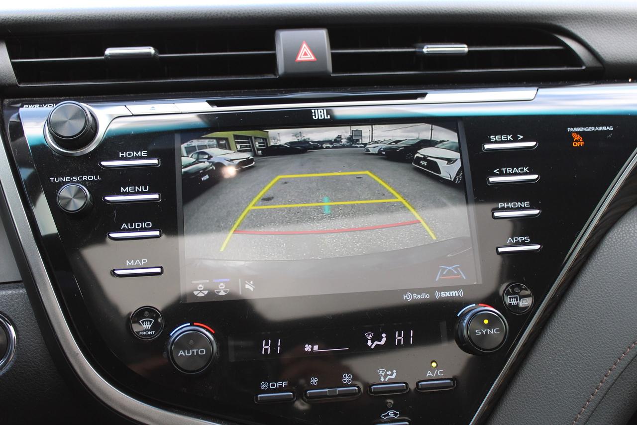 2020 Toyota Camry XLE Photo