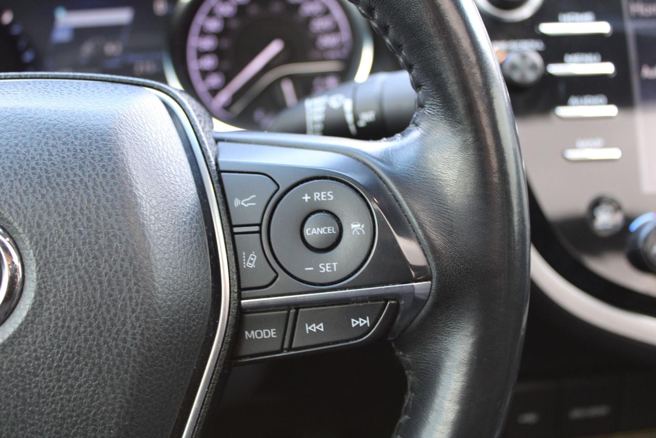 2020 Toyota Camry XLE Photo