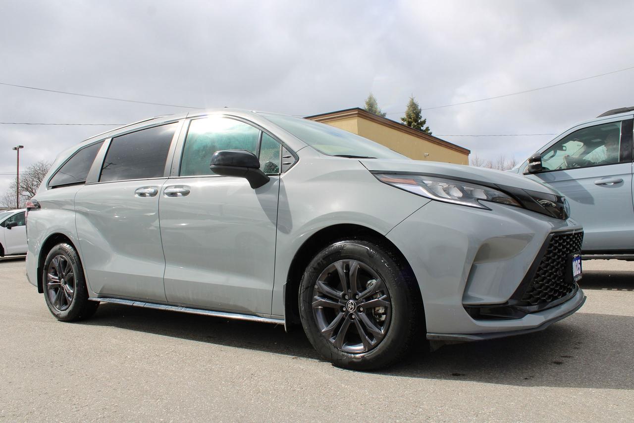 2025 Toyota Sienna XSE Photo0
