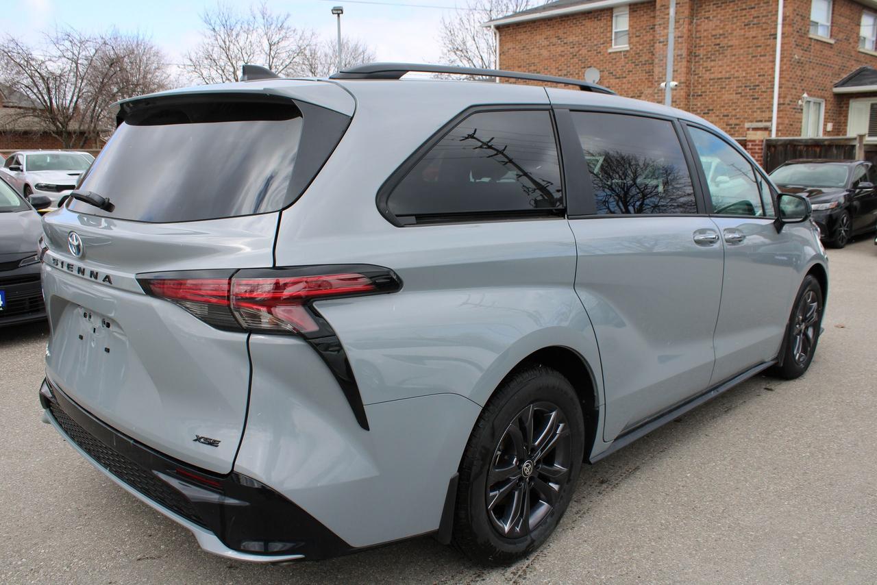 2025 Toyota Sienna XSE Photo