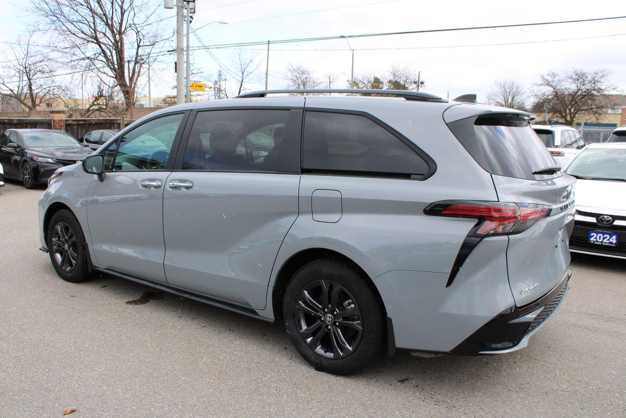 2025 Toyota Sienna XSE Photo