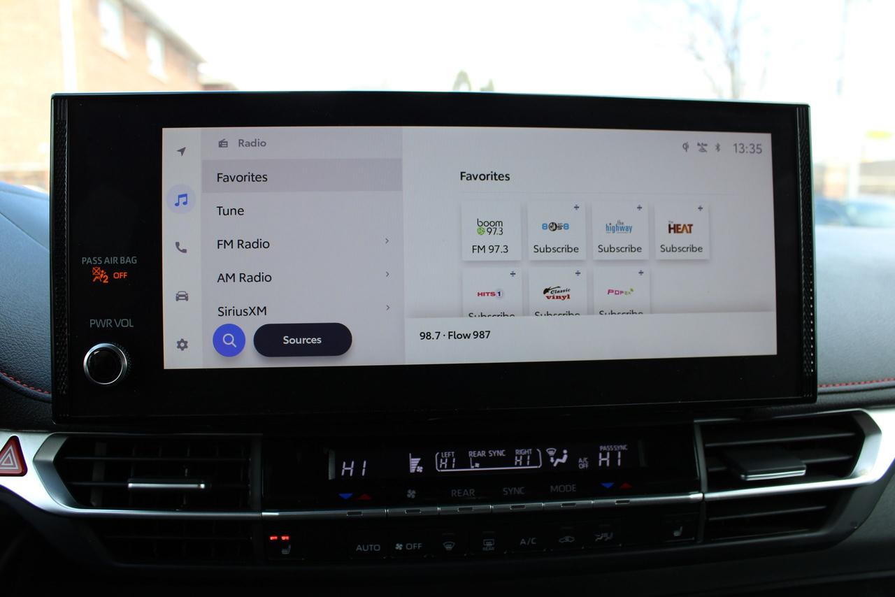 2025 Toyota Sienna XSE Photo