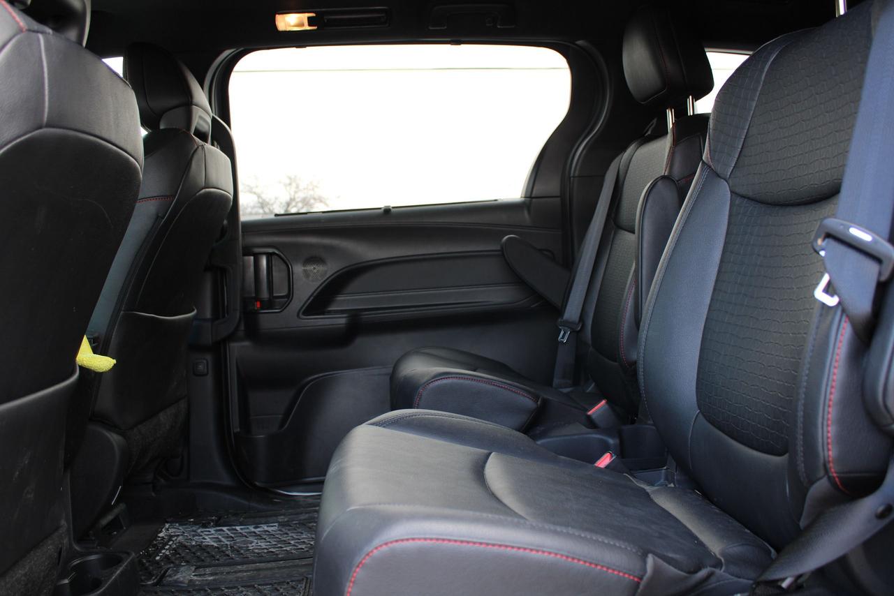 2025 Toyota Sienna XSE Photo