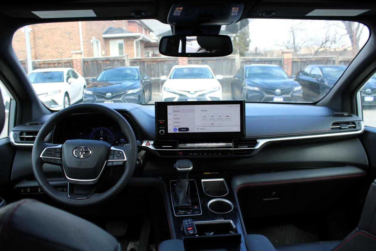 2025 Toyota Sienna XSE Photo