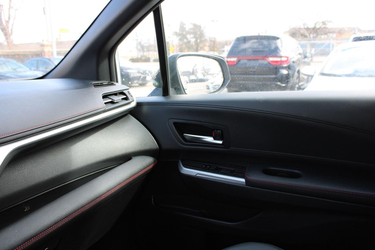 2025 Toyota Sienna XSE Photo