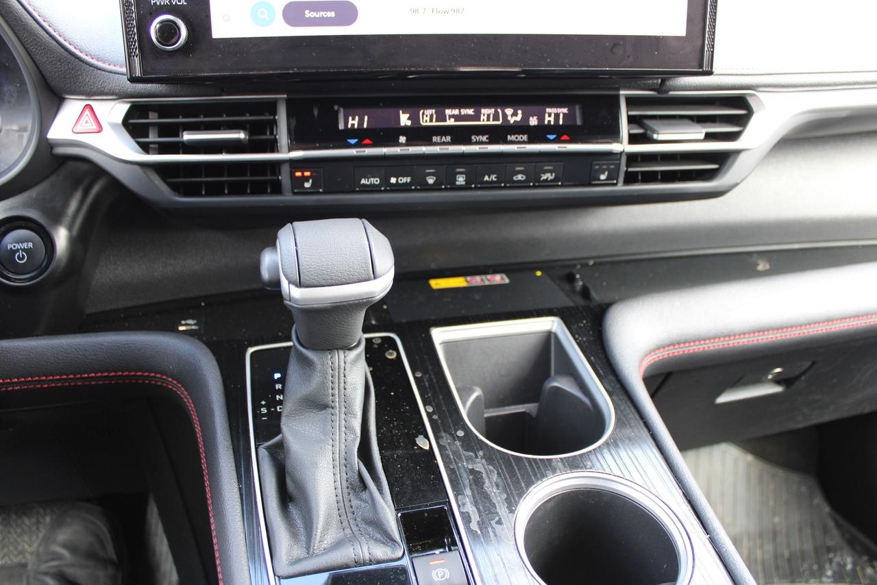 2025 Toyota Sienna XSE Photo