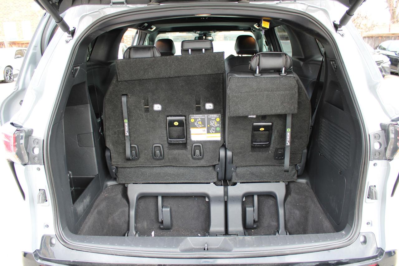 2025 Toyota Sienna XSE Photo