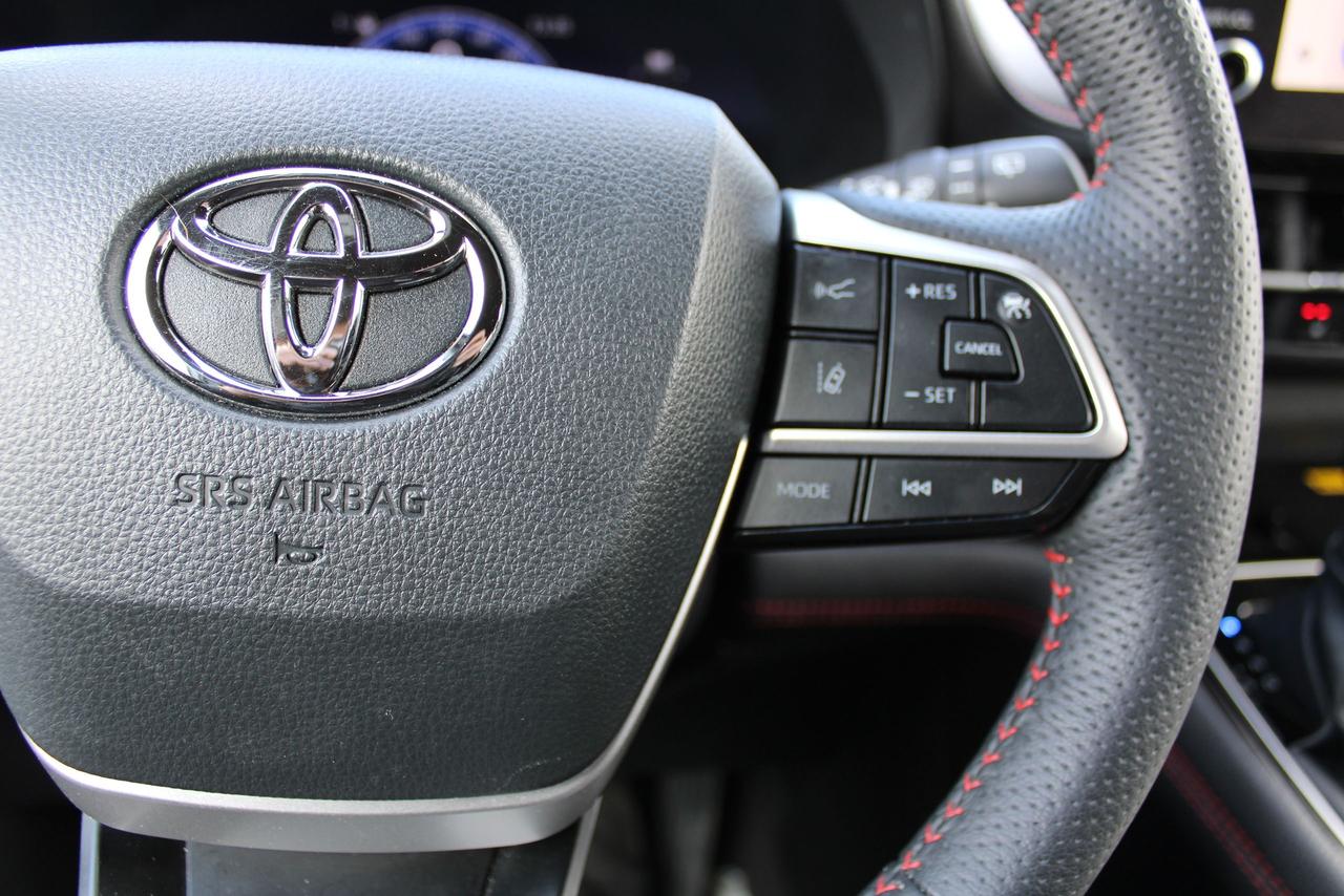 2025 Toyota Sienna XSE Photo