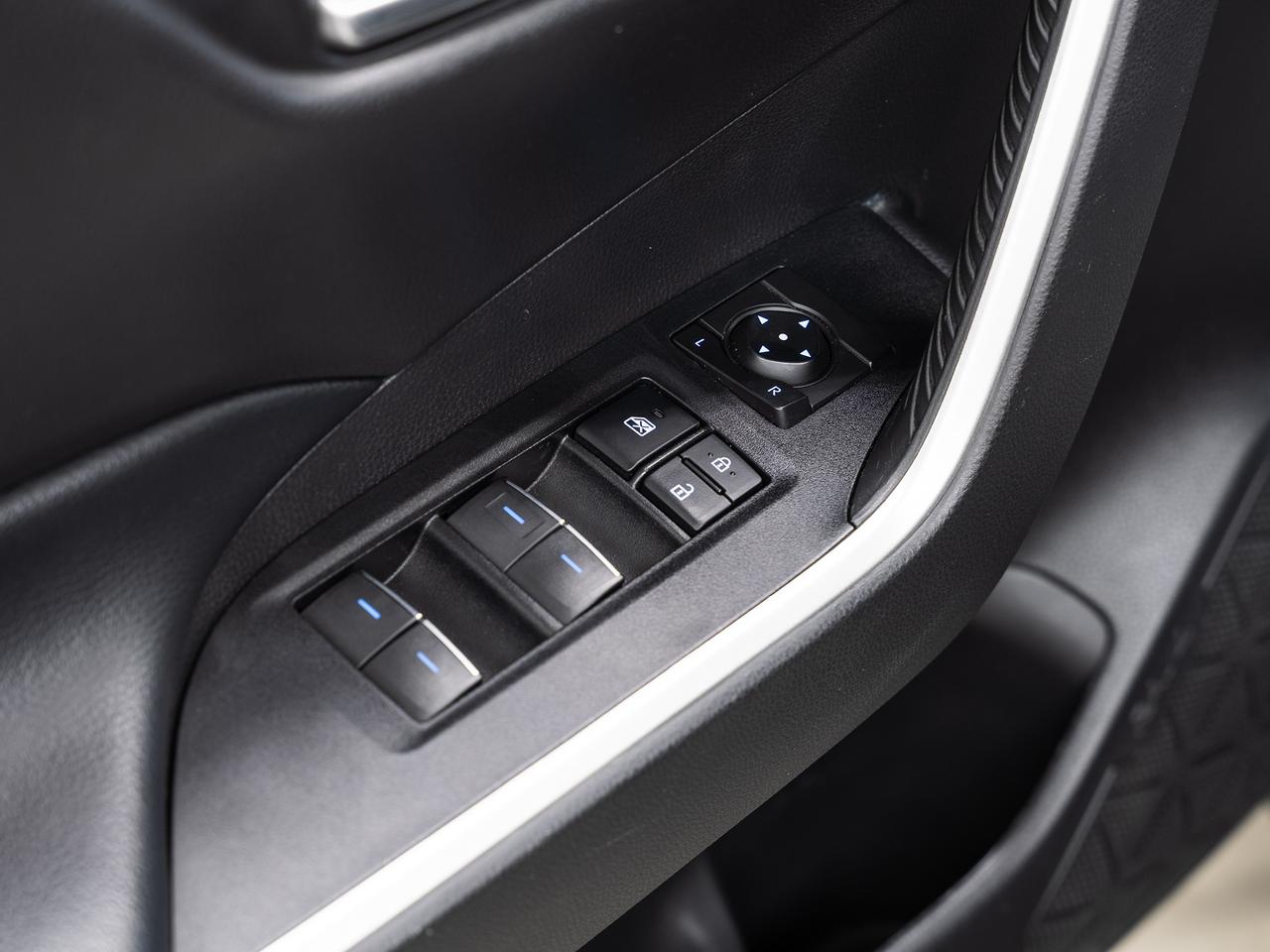 2022 Toyota RAV4 SE HYBRID AWD | Sunroof | ACC | BSM | CarPlay