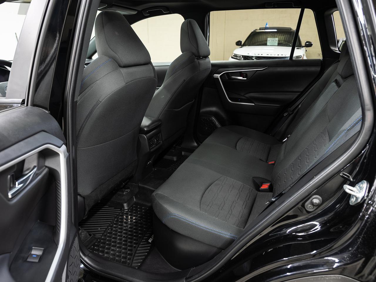 2022 Toyota RAV4 SE HYBRID AWD | Sunroof | ACC | BSM | CarPlay
