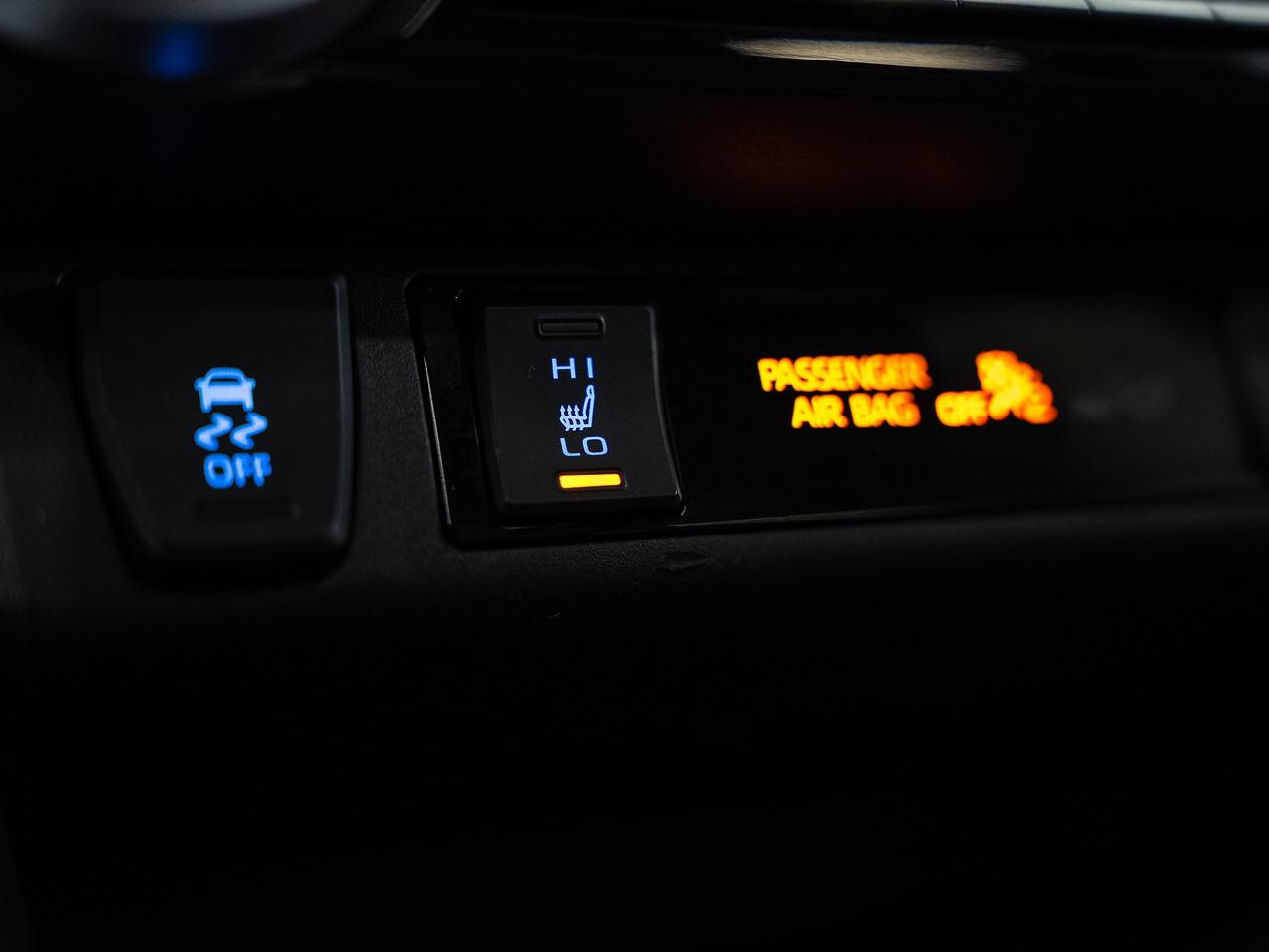 2022 Toyota RAV4 SE HYBRID AWD | Sunroof | ACC | BSM | CarPlay Photo