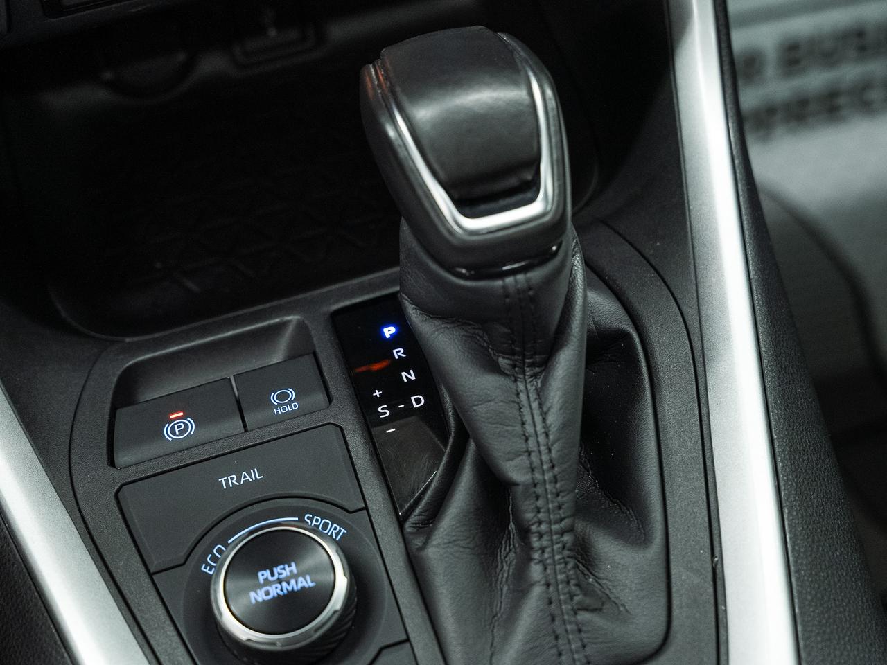 2022 Toyota RAV4 SE HYBRID AWD | Sunroof | ACC | BSM | CarPlay