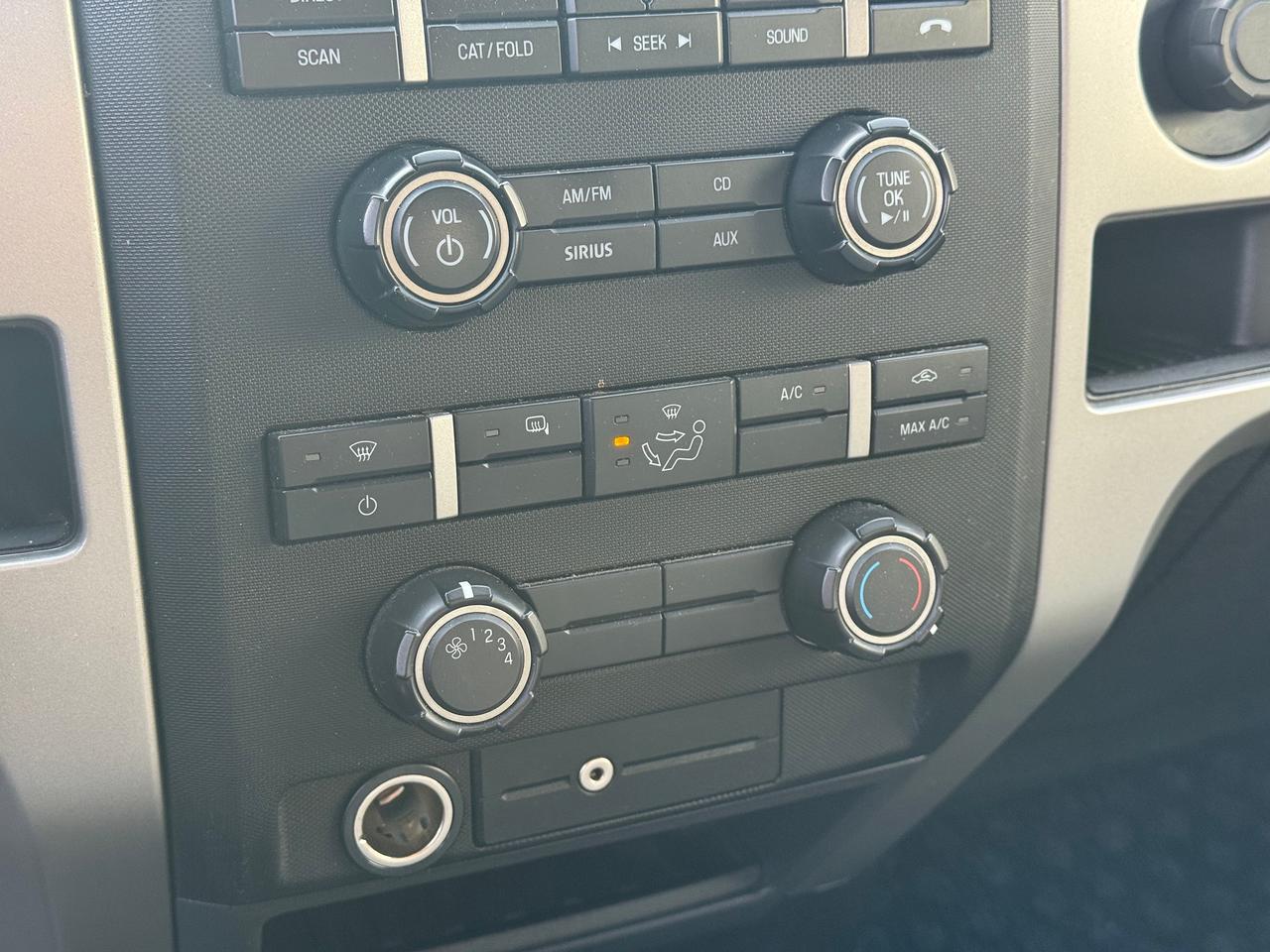 2011 Ford F-150 XL **LONG BOX**GREAT CONDITION** Photo