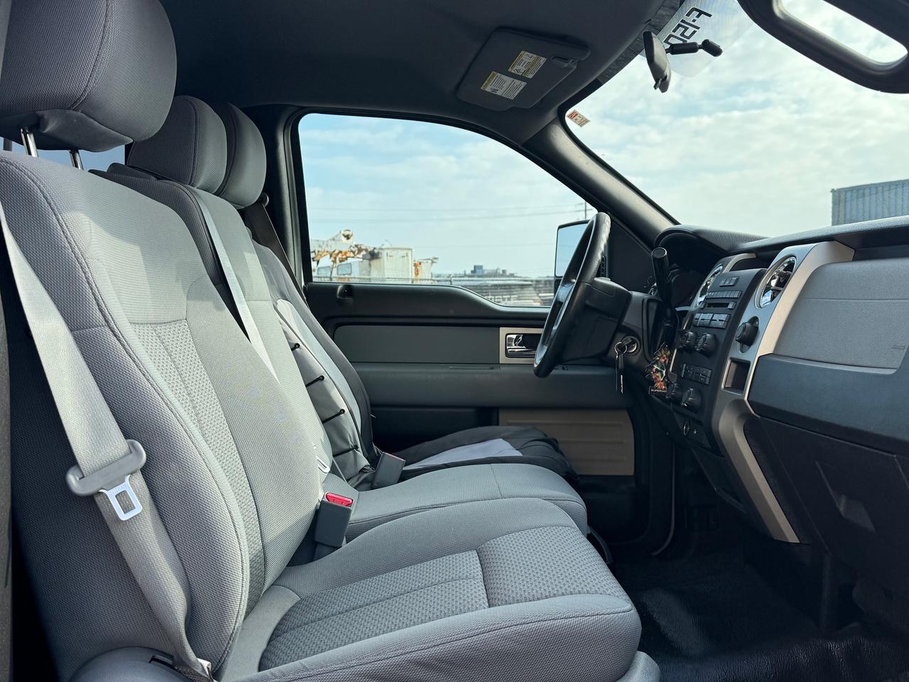 2011 Ford F-150 XL **LONG BOX**GREAT CONDITION** Photo