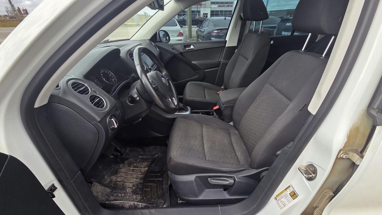 2016 Volkswagen Tiguan COMFORTLINE, WELL MAINTAINED, 4 CYLINDER, CERT Photo