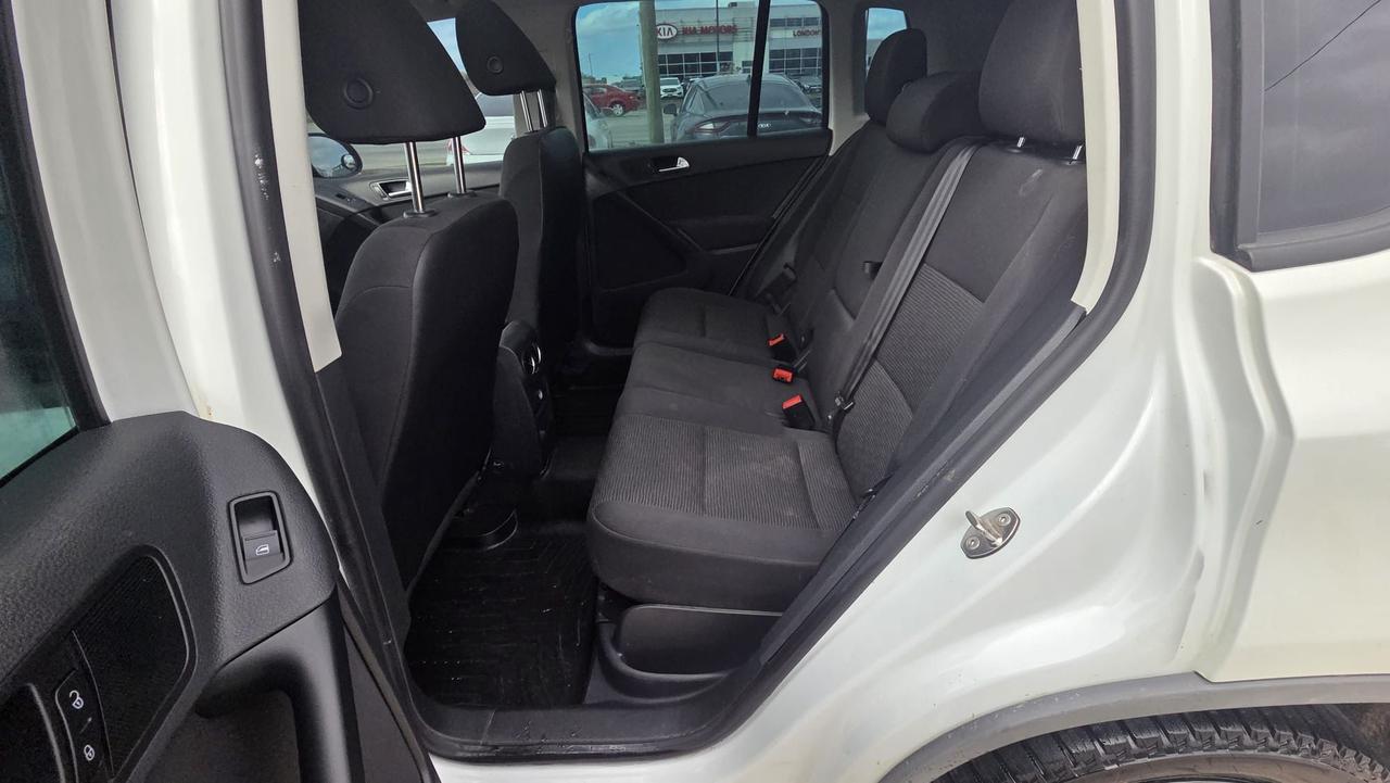 2016 Volkswagen Tiguan COMFORTLINE, WELL MAINTAINED, 4 CYLINDER, CERT Photo