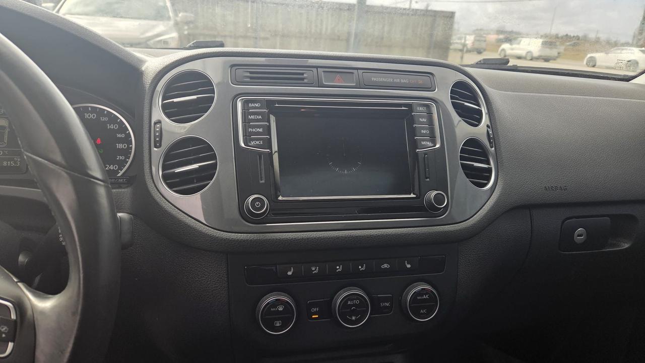 2016 Volkswagen Tiguan COMFORTLINE, WELL MAINTAINED, 4 CYLINDER, CERT Photo