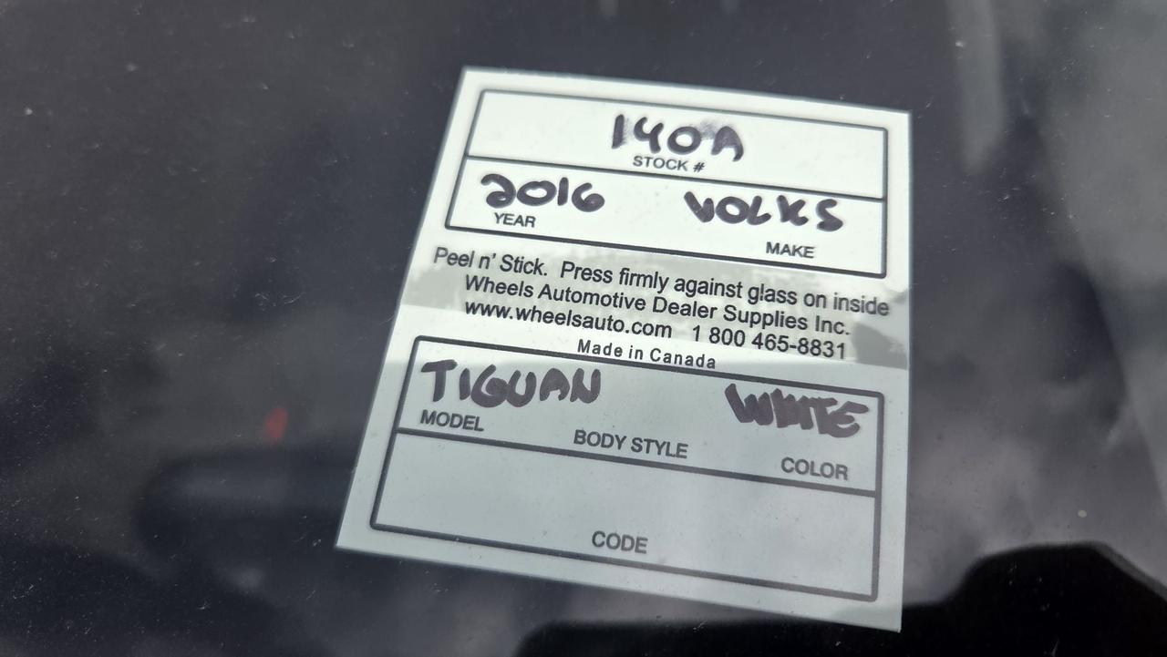 2016 Volkswagen Tiguan COMFORTLINE, WELL MAINTAINED, 4 CYLINDER, CERT Photo