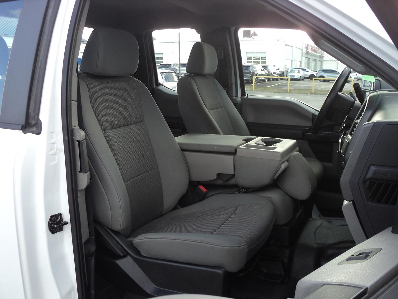 2020 Ford SUPER DUTY F-350 DRW XL SuperCab 4WD 6.2L8cylGas 8' Box BackUpCam Photo