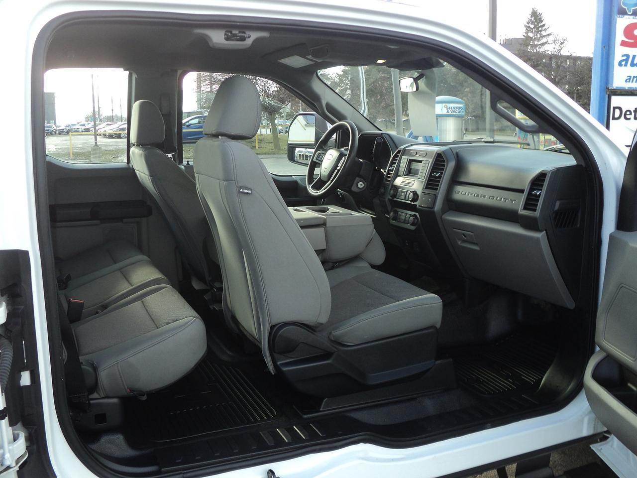 2020 Ford SUPER DUTY F-350 DRW XL SuperCab 4WD 6.2L8cylGas 8' Box BackUpCam Photo