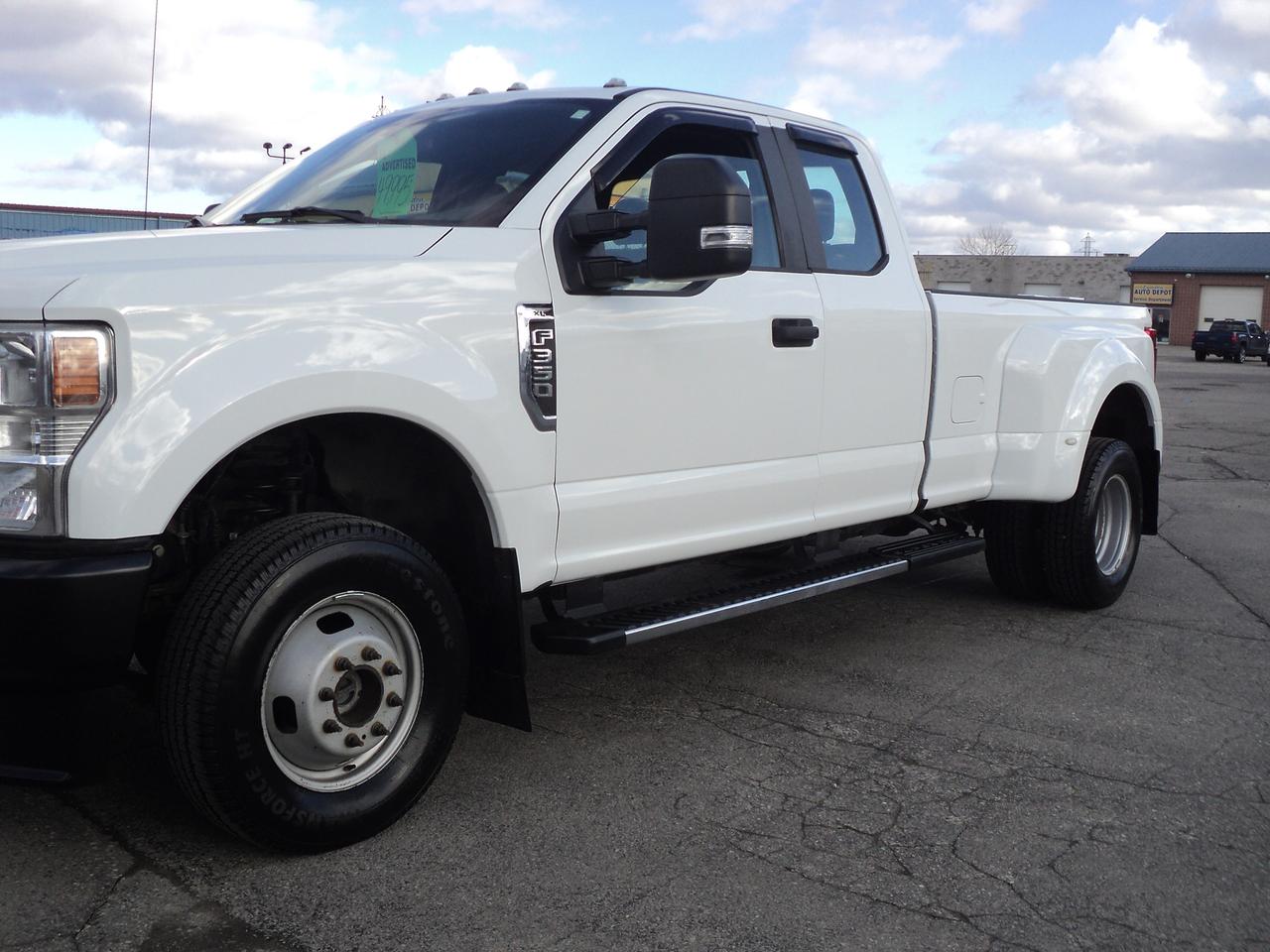 2020 Ford SUPER DUTY F-350 DRW XL SuperCab 4WD 6.2L8cylGas 8' Box BackUpCam Photo