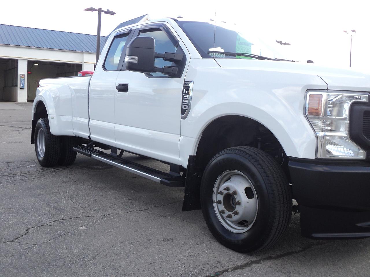 2020 Ford SUPER DUTY F-350 DRW XL SuperCab 4WD 6.2L8cylGas 8' Box BackUpCam Photo