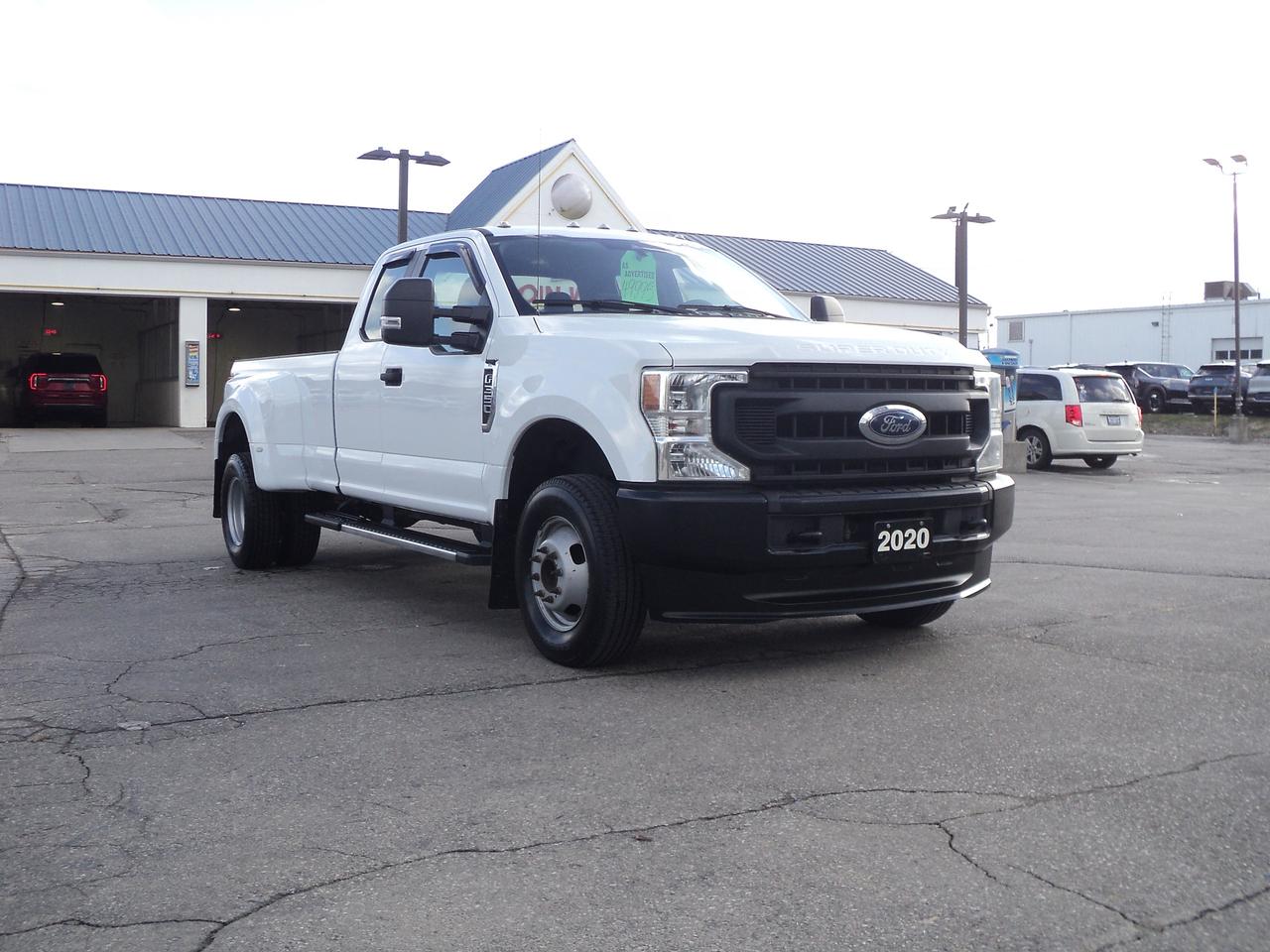 2020 Ford SUPER DUTY F-350 DRW XL SuperCab 4WD 6.2L8cylGas 8' Box BackUpCam Photo3