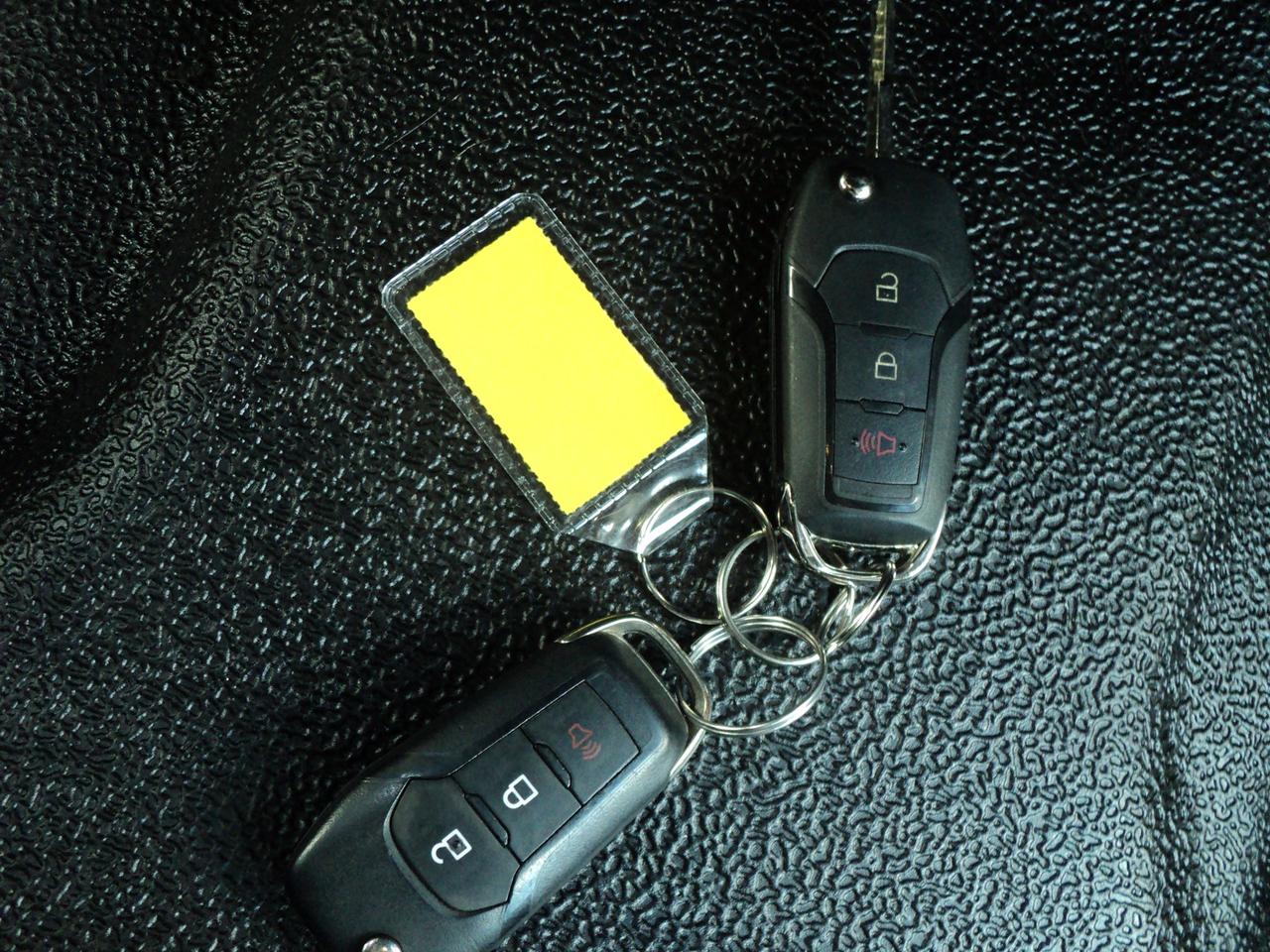 2020 Ford SUPER DUTY F-350 DRW XL SuperCab 4WD 6.2L8cylGas 8' Box BackUpCam Photo