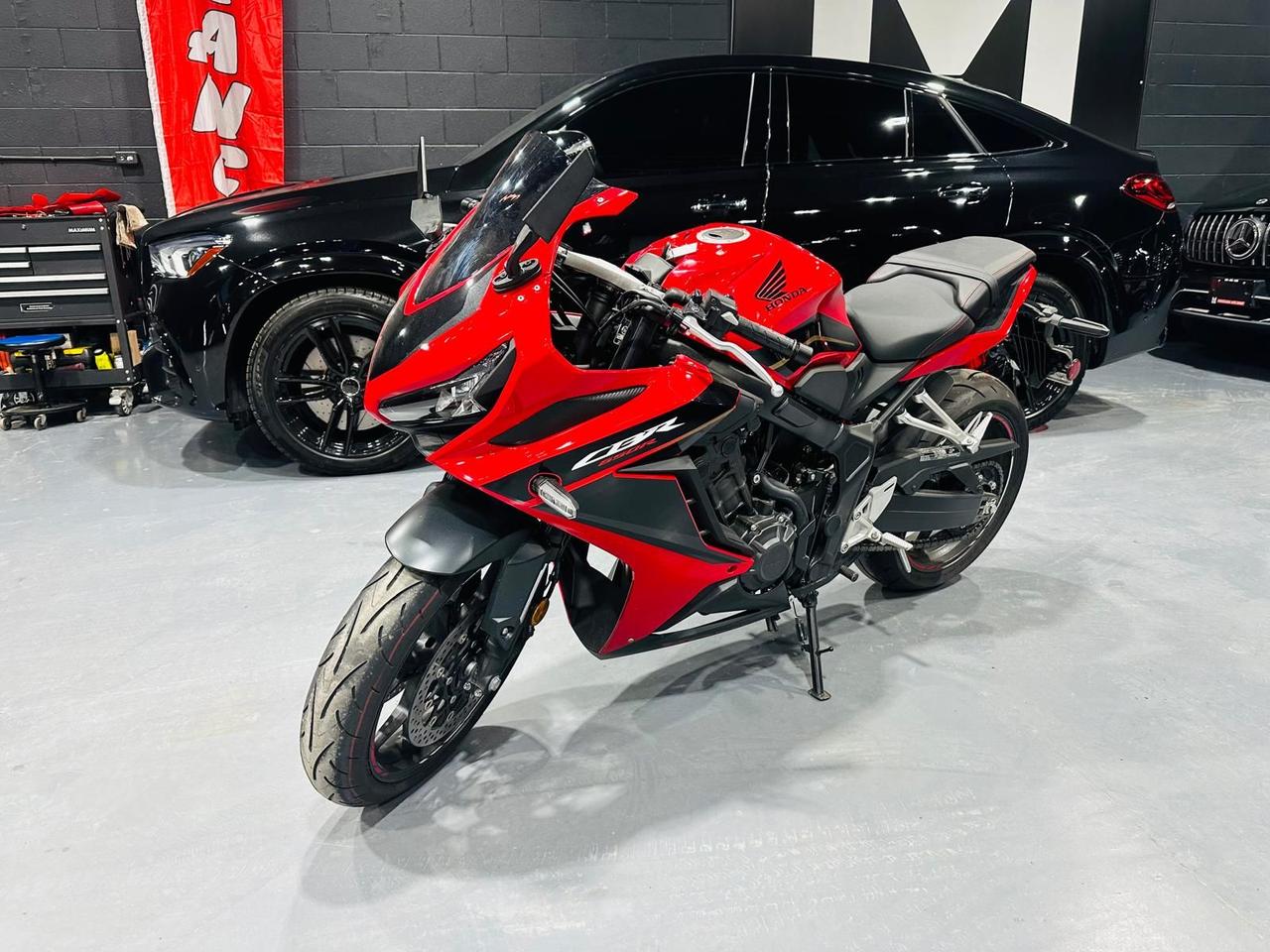 2023 Honda CBR CBR 650 R - Photo #1