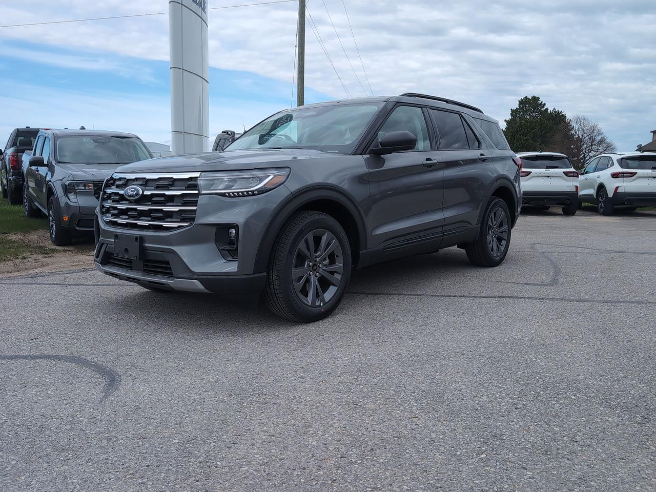 2026 Ford Explorer Active 4WD Photo0