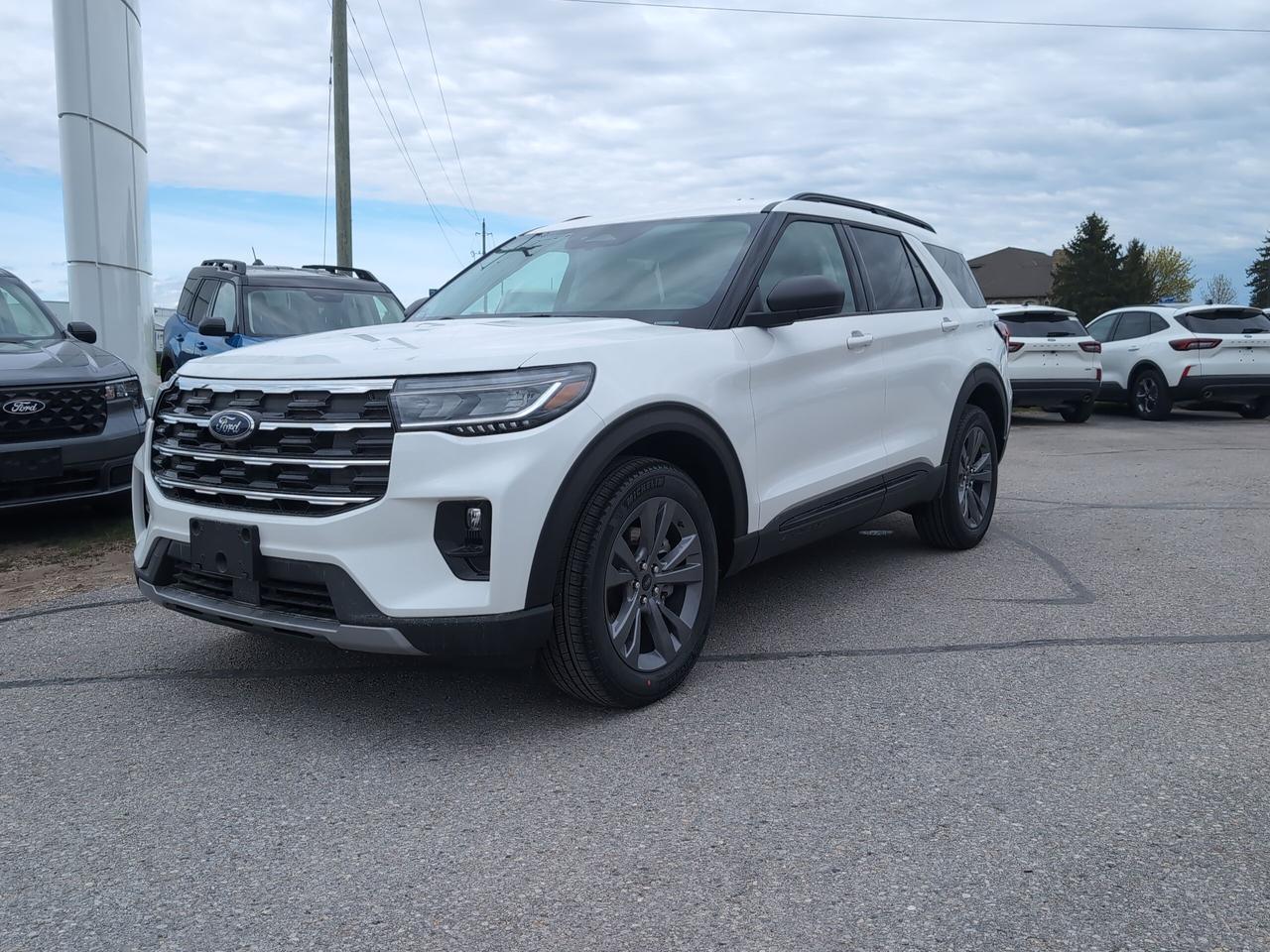 2026 Ford Explorer Active 4WD Photo0