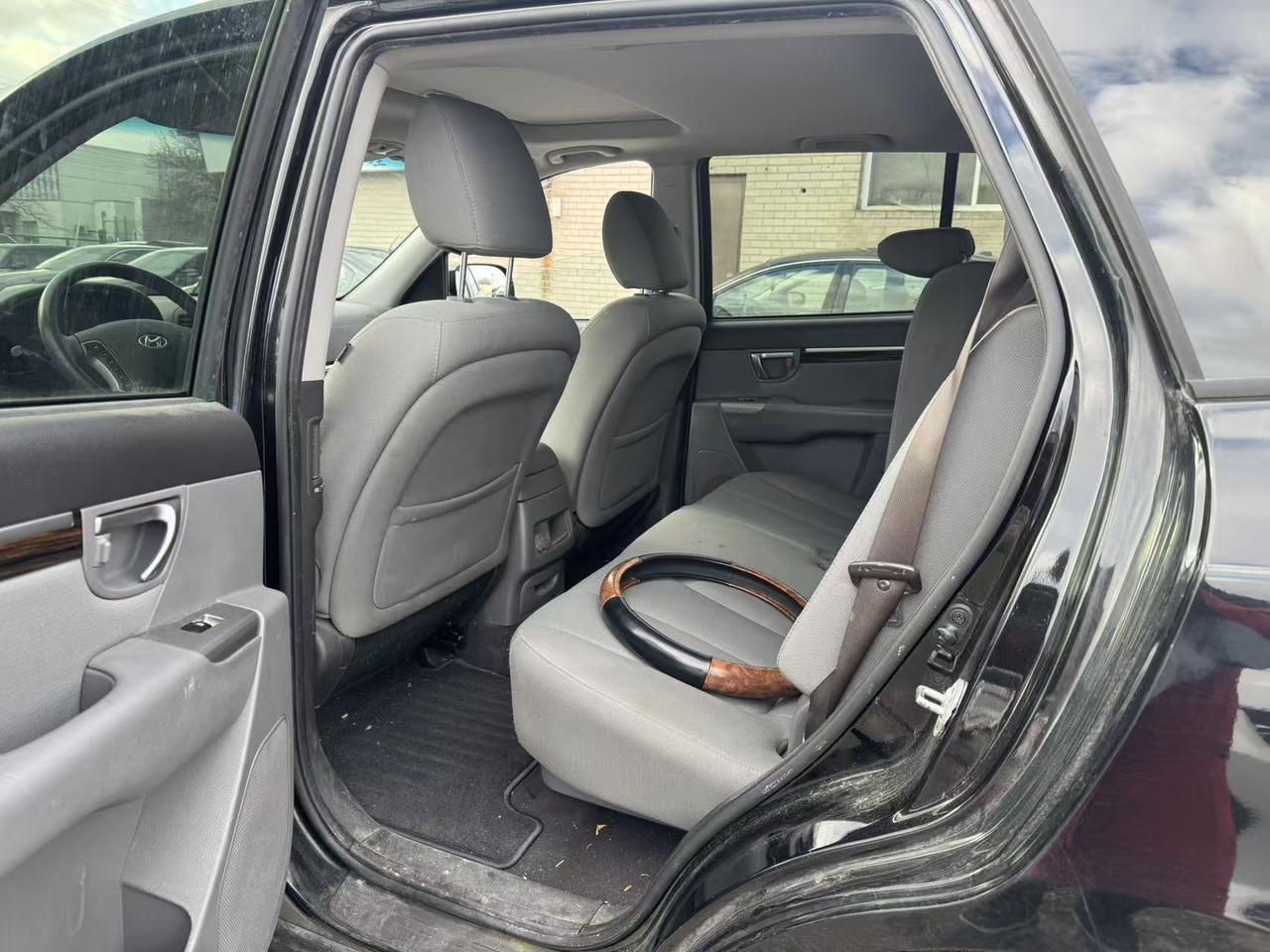 2012 Hyundai Santa Fe AWD 4DR I4 AUTO GL PREMIUM Photo