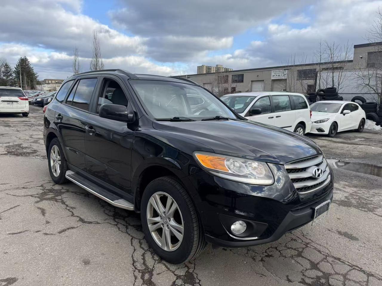 2012 Hyundai Santa Fe AWD 4DR I4 AUTO GL PREMIUM Photo
