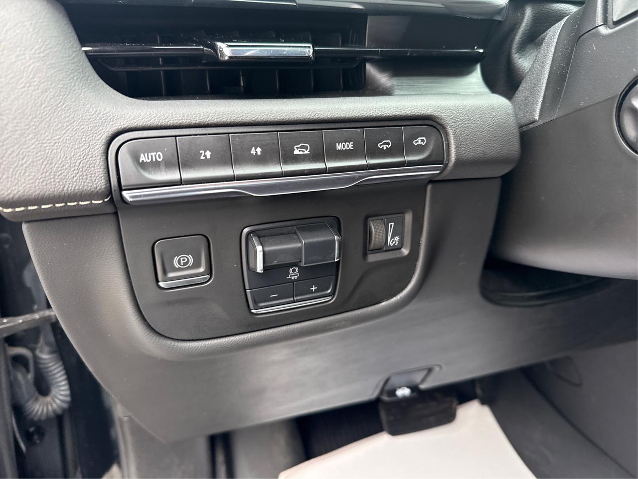 2024 Cadillac Escalade 4WD Premium Luxury Photo