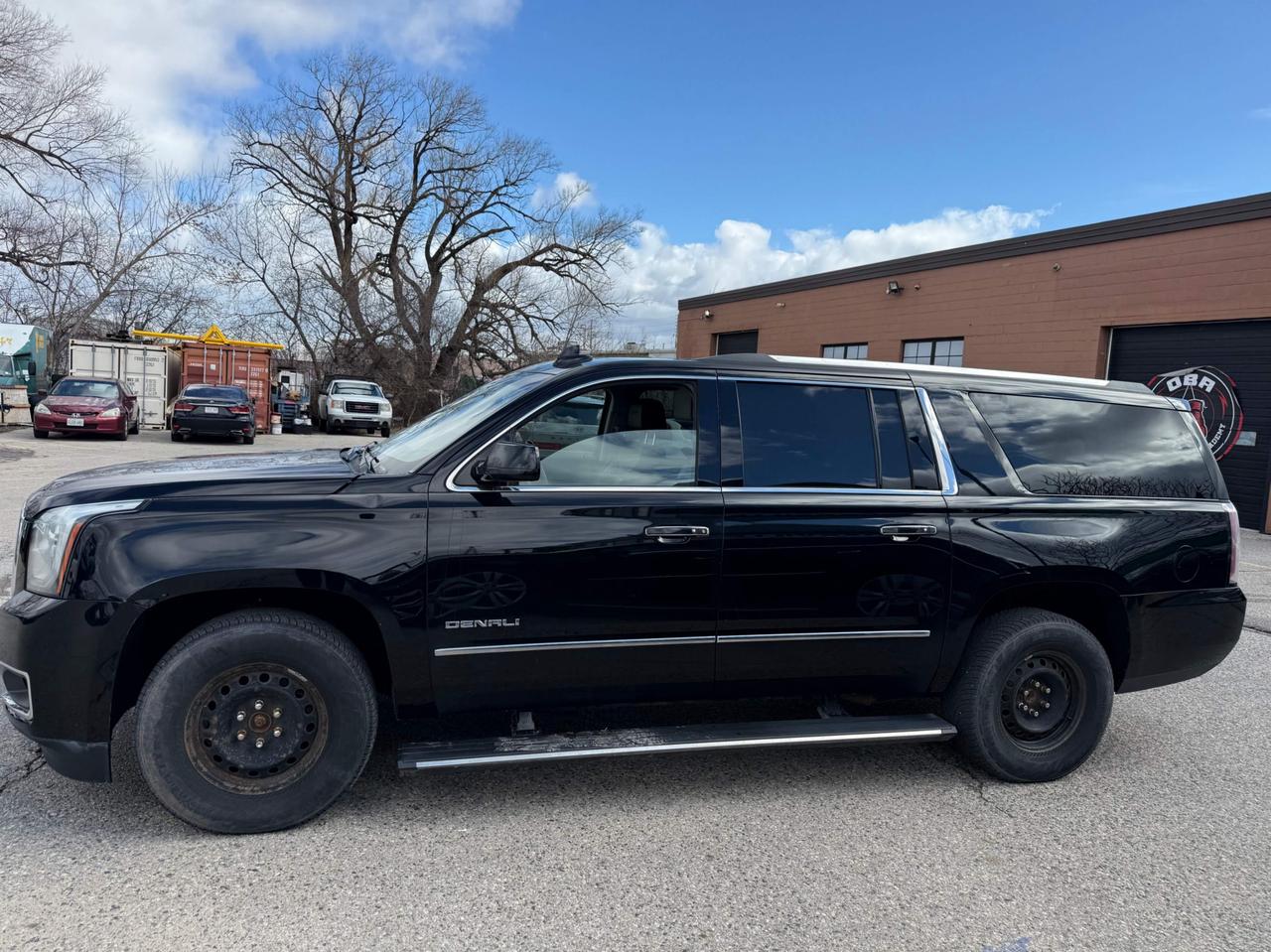 2018 GMC Yukon XL 4WD 4DR DENALI Photo