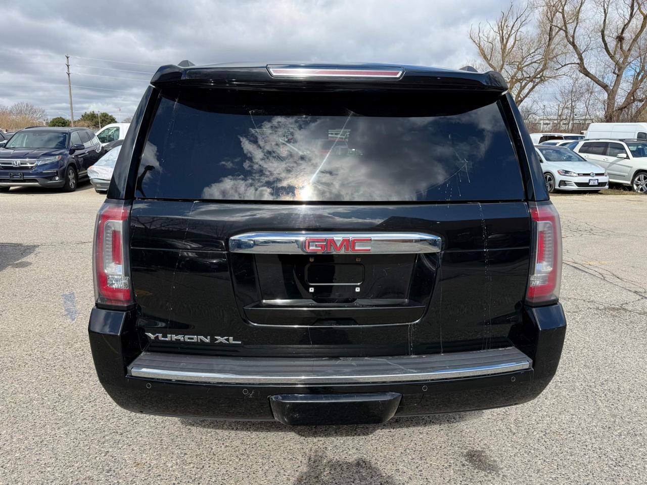 2018 GMC Yukon XL 4WD 4DR DENALI Photo
